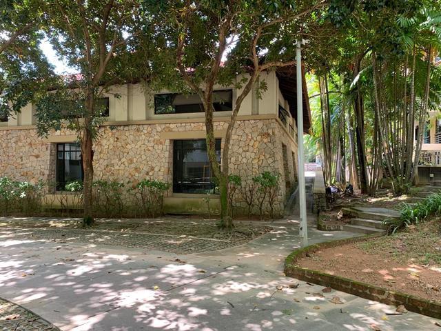 Big Corner Ground Townhouse Cyberia