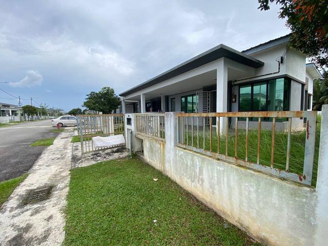 BIG CORNER LOT Single Storey Terrace Taman Dataran Abadi Sepang