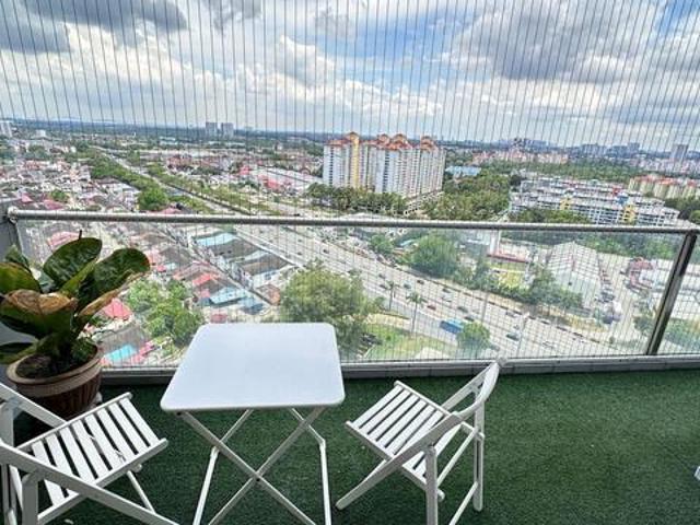 Big Balcony Nice view Paradigm Mall Beside The Platino for Sale