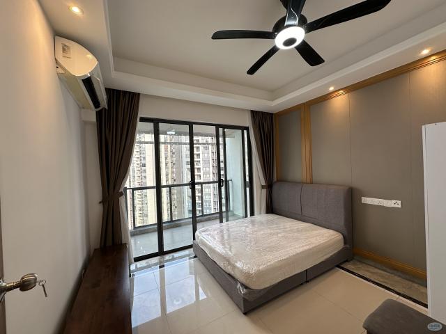 Big Balcony room R&F Princess cove very near to CIQ 5 mins walk