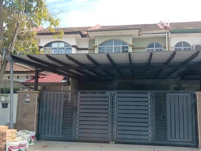 Big facing field renovated extended double storey bandar puteri klang