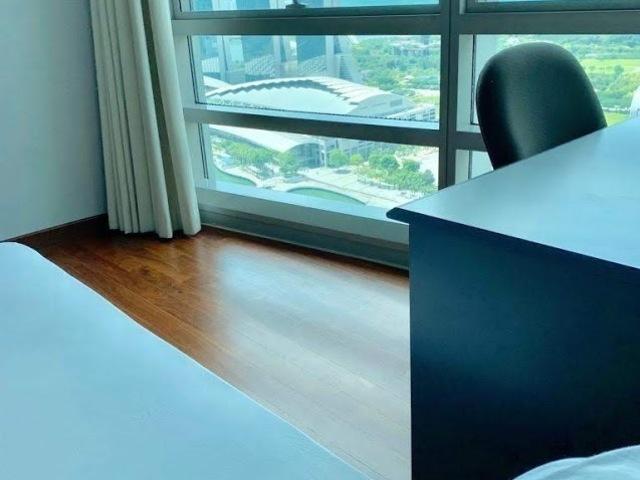 Big Furnish Bedroom Facing Marina Bay Sands, MBFC/Asia Square/Raffles place