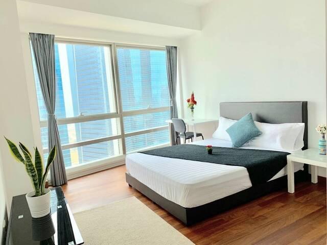 Big Furnish Queen Room with Own Toilet @ CBD, Downtown / Raffles place MRT