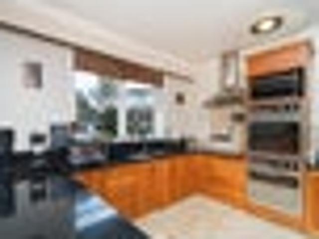Big Is BEST! Six Double Bedrooms!