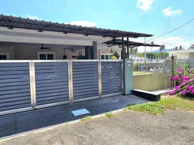 Big Land With Single Storey Corner Lot For Sale in MANTIN