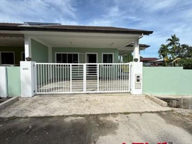 Big Land Single Storey Semi Detached house Taman Melati Petra Jaya