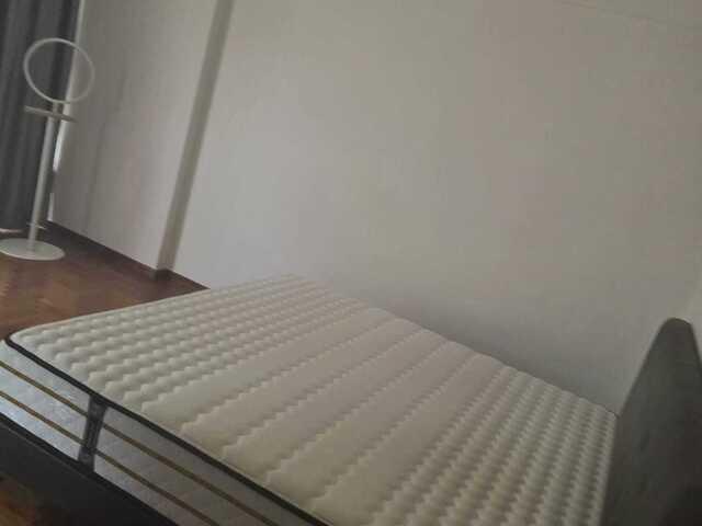 Big Master Room @ Move in condition. Easy access to CBD. !