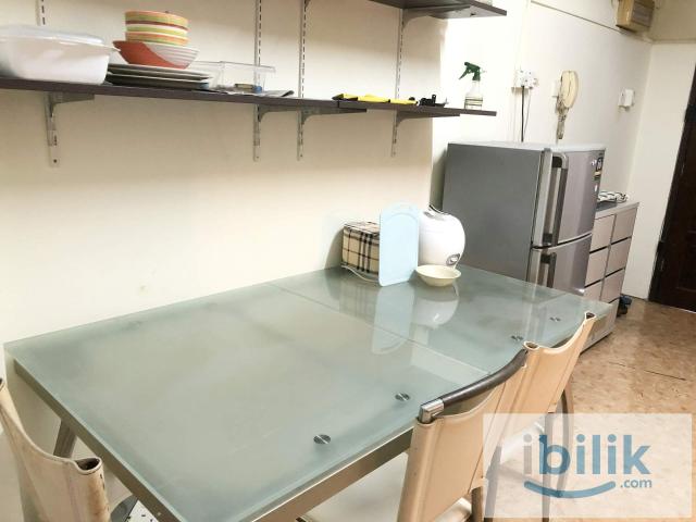 [Big Middle Room] · 5 mins walk to LRT · Vista C Middle Rooms · Fully Furnished