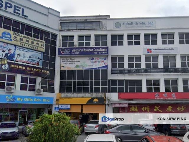 Big Size First Floor Intermediate / Office For Rent! Located at Stutong