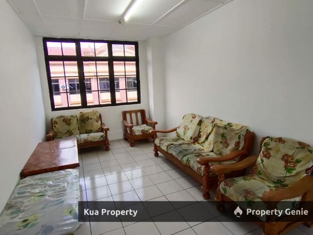 Big Size MJC 3rd Floor Corner Shophouse / Apartment For Sale