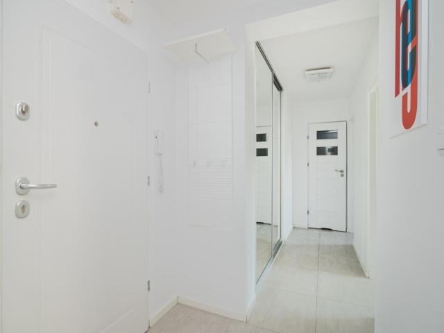 Big single bedroom near the Rondo ONZ metro
