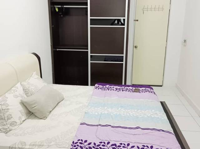 Big room elit height bayan baru no att bathroom for rent