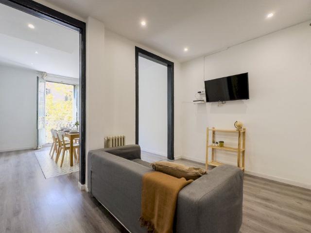 Big room for rent in Calle Trafalgar