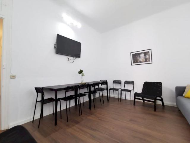 Big room in Preciados