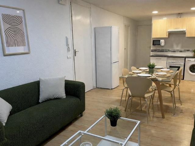 Big room in Santa Catalina Street