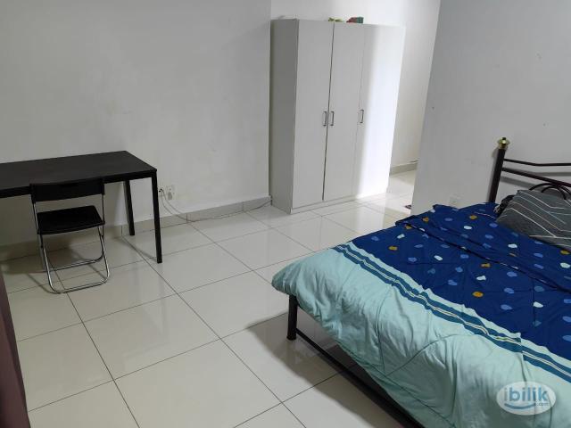 Big room near desa park arkadia with furniture