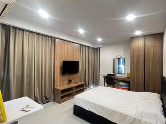 Big Window LD Legenda Kozi Square Studio For RentKozi SquareCarpark