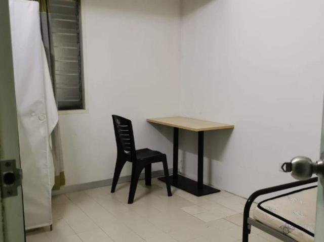 Big Windows, Cozy, Nice Room at TTDI, Kuala Lumpur
