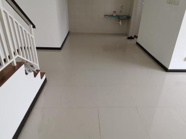 Big Townhouse for Sale in Tropicana