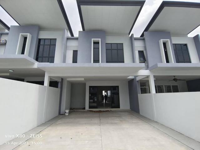 BIG UNIT FREEHOLDDouble Storey Terrace Kajang East Precint1 Semenyih