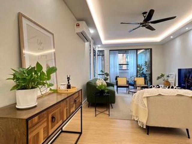 Big Unit suitable for Whole Family Ready Move In Kota Warisan House