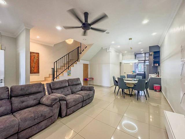 BIG UNITWELL MAINTAINED 2 Storey Terrace Tmn Langat Bant