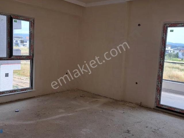 Biga Şirintepe Mah. Safirkent Sitesi 3+1 Geniş Satılık Daire