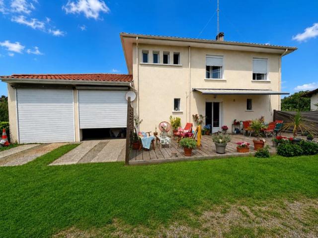 BIGANOS MAISON A ETAGE 133M² GARAGE 47M² DEPENDANCE 32 M² TERRAIN 1500M²