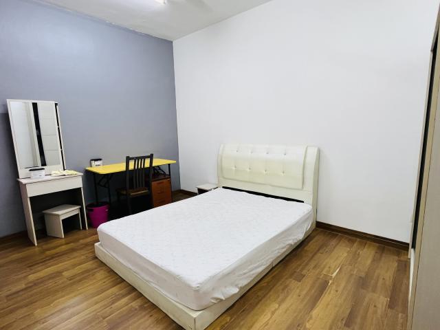 Bigger Middle Room at Titiwangsa Sentral, Titiwangsa Near Hospital Kl at HKL