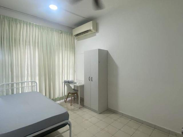 Bigger Single Room with Aircond | SS18 | RM680