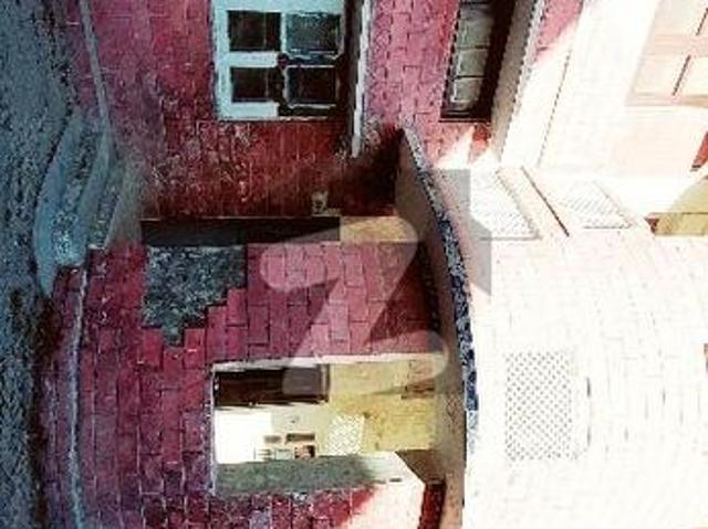 Biggest Old House of Wah Cantt on Jinnah Avenue for sale Officers Colony