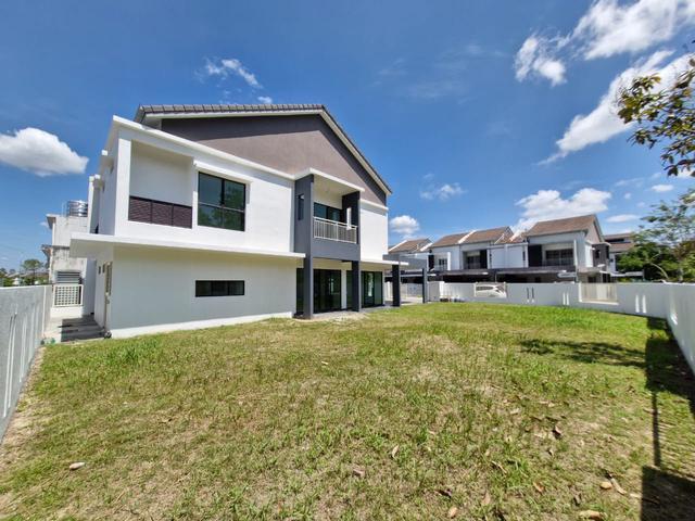 BIGGEST Corner Lot 2 Storey Terrace House Laman Delfina Nilai Impian