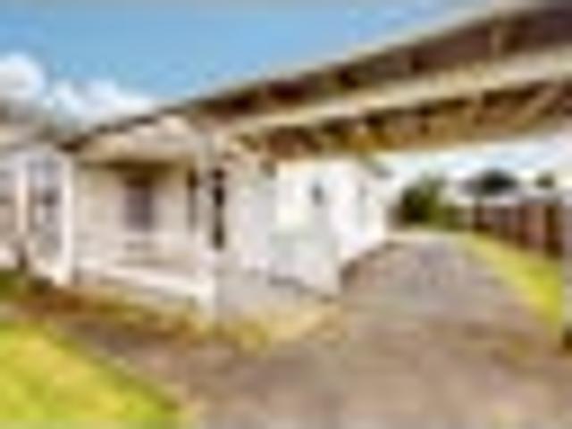 BIGGEST GARAGE IN LEVIN