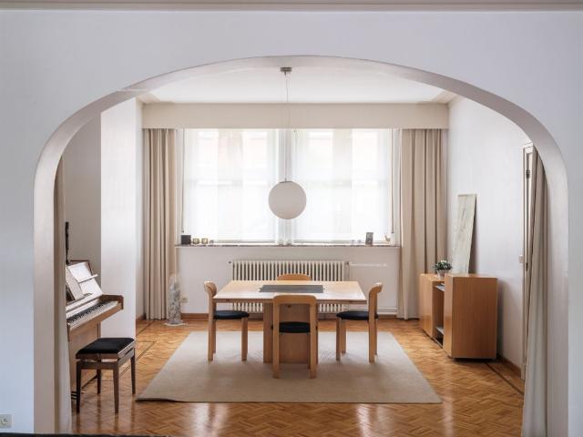 Bijzonder ruime & karaktervolle burgerwoning met zonnige stadstuin en extra bijwoonst in een hippe en opkomende buurt nabij Dok