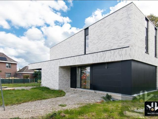 BIJNA ENERGIENEUTRALE NIEUWBOUW HOB MET 4 SLPK OP 7a52ca