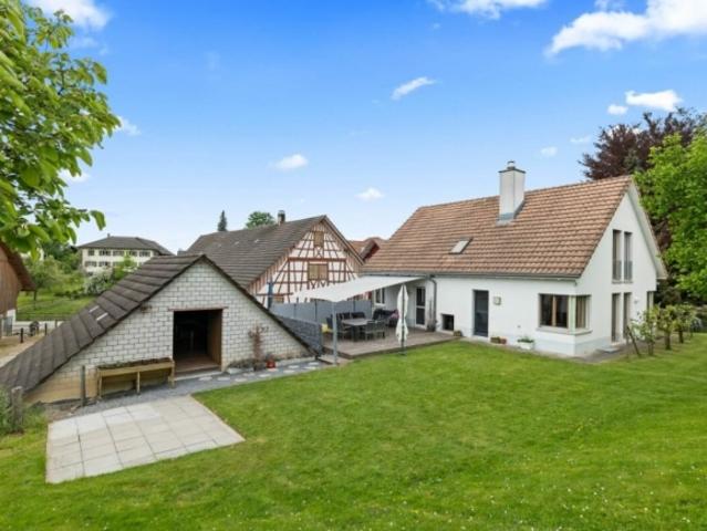 Bijou Pferdeparadies! Einfamilienhaus mit Pferdestall