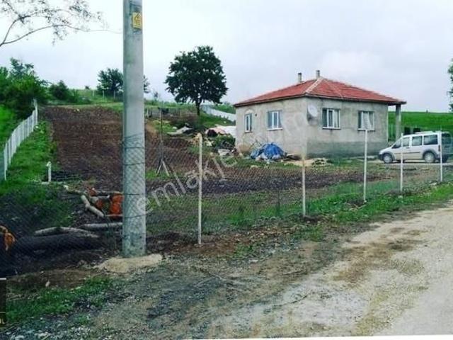 Bilecek Söğüt Savcıbey Köyün'de 18 Dönüm Müstakil Ev Ve Çiflik
