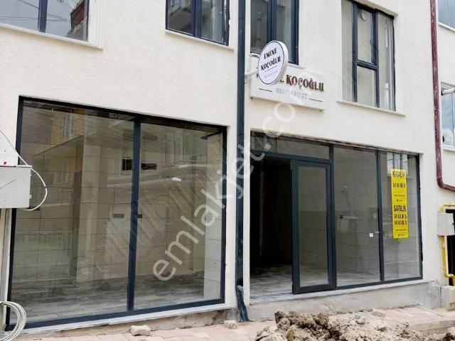 Bilecik Söğüt Merkezde Cadde Üzeri Dükkan