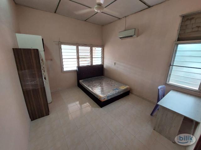 Bilik Attach Bathroom Di Taman Golf Berdekatan HSB/Aman Central