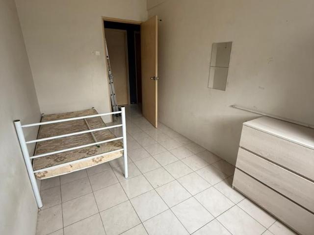 Bilik Bujang seorang single muslim women di Warisan City View, Blok G, Jalan Cheras, Kuala Lumpur walking distance ke