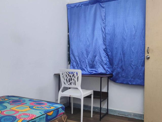 Bilik Medium ATTACHED BATHROOM Tmn Seputeh KL untuk di Sewa