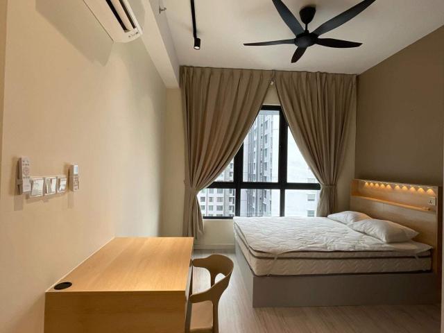 Bilik Medium Untuk Disewa Meta Residence, Seri Kembangan