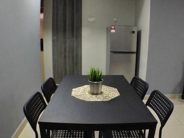 Bilik perempuan muslim fully furnished guarded damansara damai, sri damansara near mrt & bas
