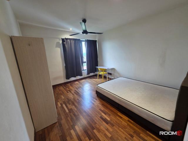 Bilik Sewa MurahFemale unit comfy middle room near Sogo I city, Shah Alam, i central Zero deposit