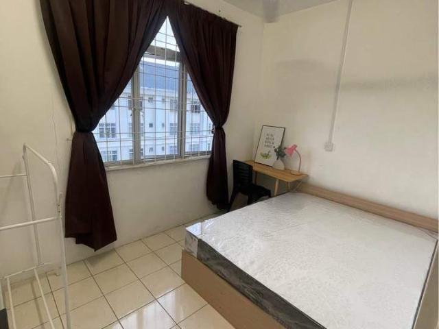Bilik Sewa Medium Size Di Angkasa Apartment Menggatal share tandas dan dapur