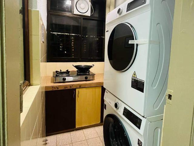 Bilik sewa minimalist a/c/queen bed/dryer