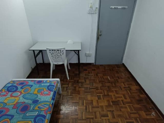 Bilik Sewa with Air Cond 7mins to Setia City Mall