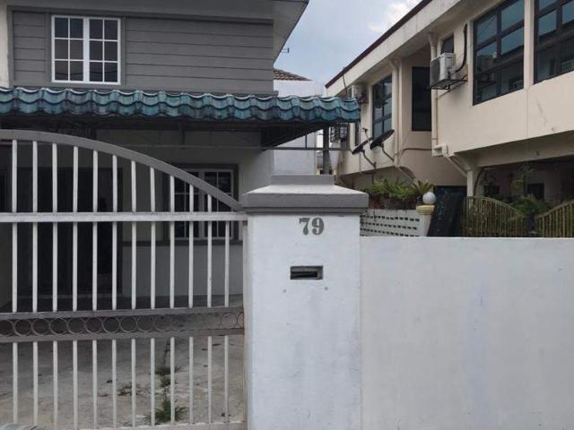 Bilik Sharing Perempuan Rumah Teres Seksyen 17, Shah Alam