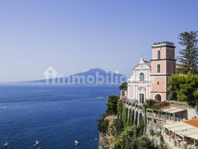 Bilocale 65 m², Centro, Vico Equense