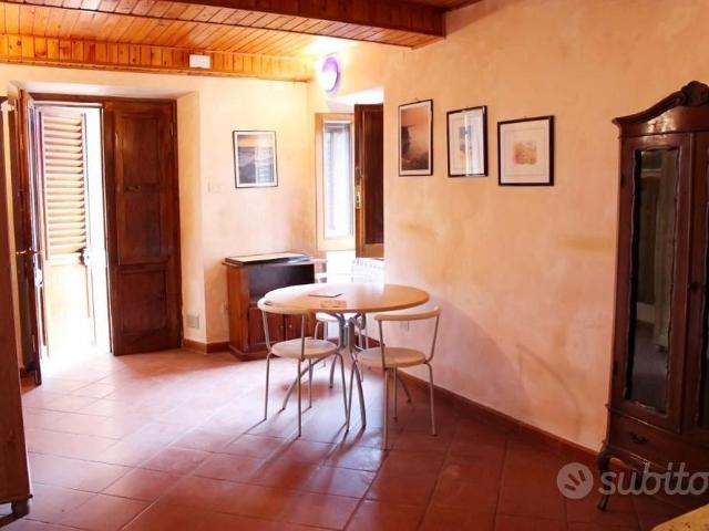Bilocale + terrazzo a Bombone